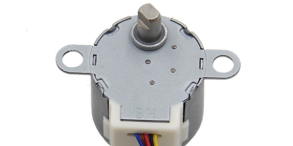 浴霸擺葉式送風和格柵式送風設(shè)計那種較好？用什么電機擺風？